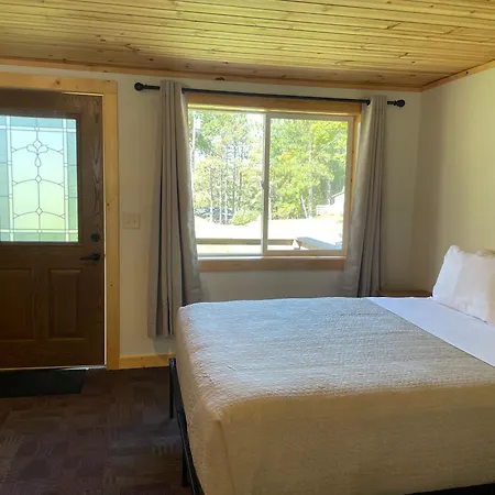 Hanging Horn Lakeside Resort Moose Lake Exterior photo