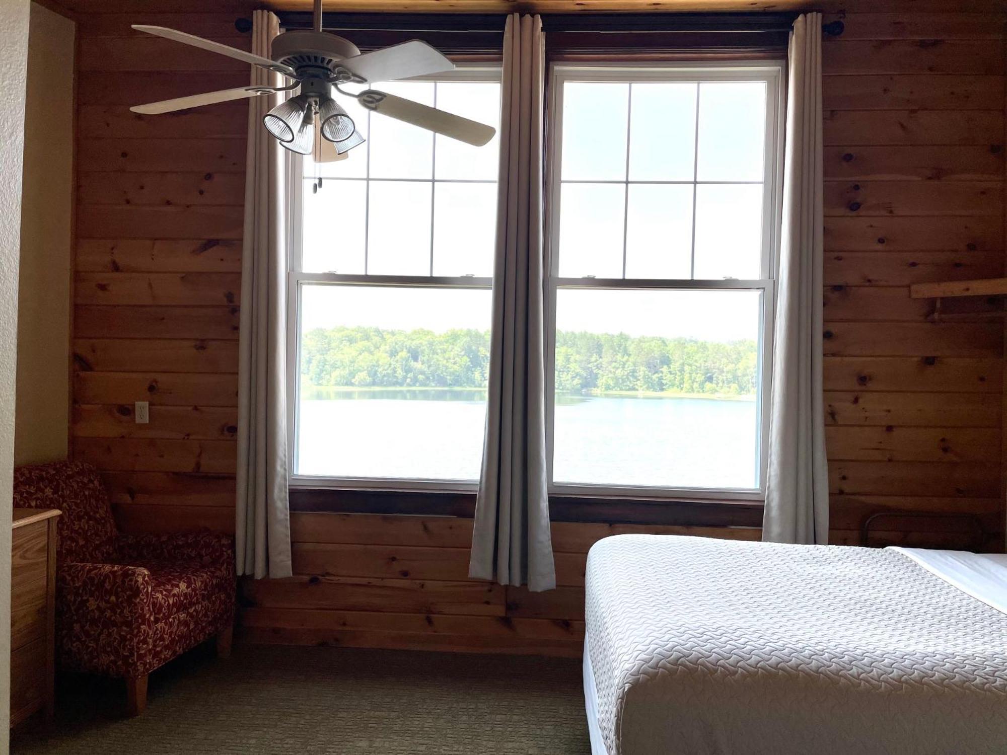 Hanging Horn Lakeside Alojamento de Turismo Selvagem Moose Lake